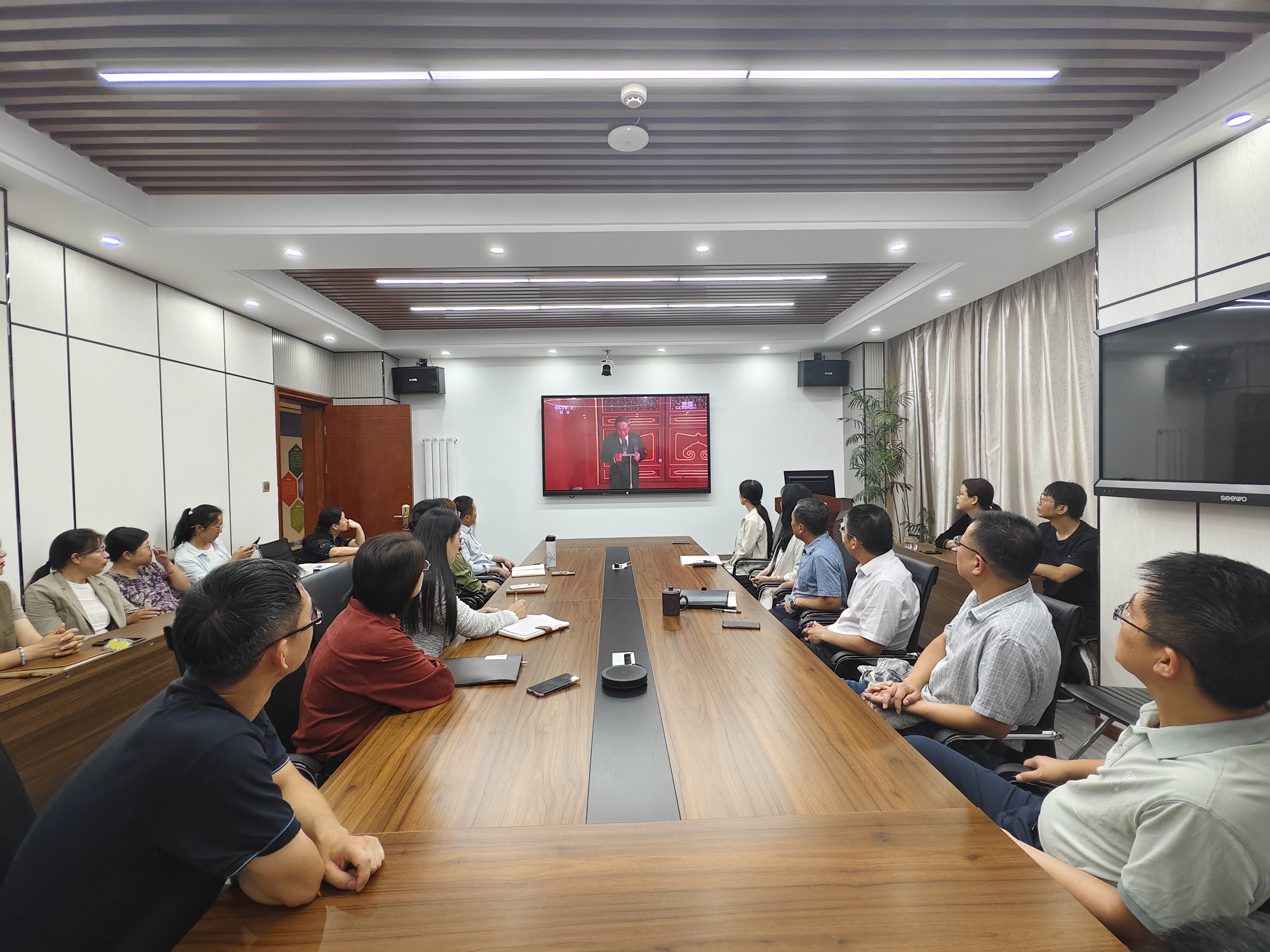 age动漫
师生热议纪念中国人民抗日战争暨世界反法西斯战争胜利80周年大会