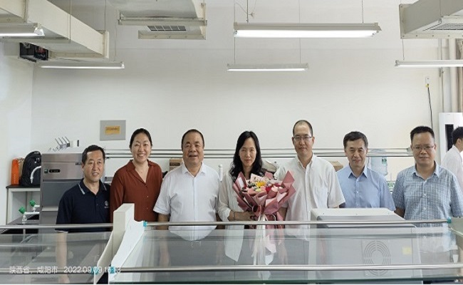 8f7d0d6c71e946c5832d4a80e50af01e.jpg 李文利.jpg